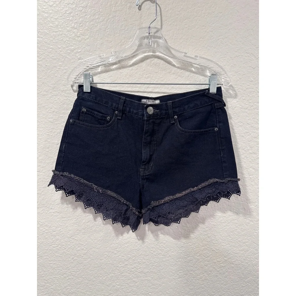 Free People Dark Denim Crochet Lace Trim Shorts Size 27 Boho Raw‎ Hem Cutoffs
